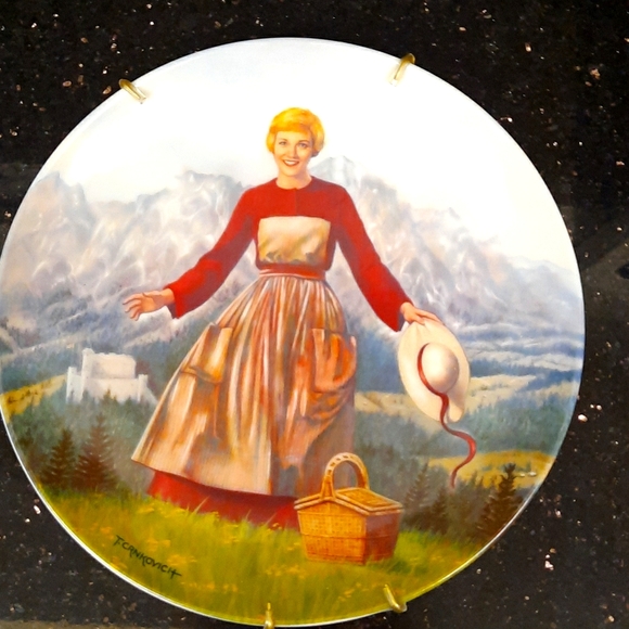 Decor - Picture 1 of 2